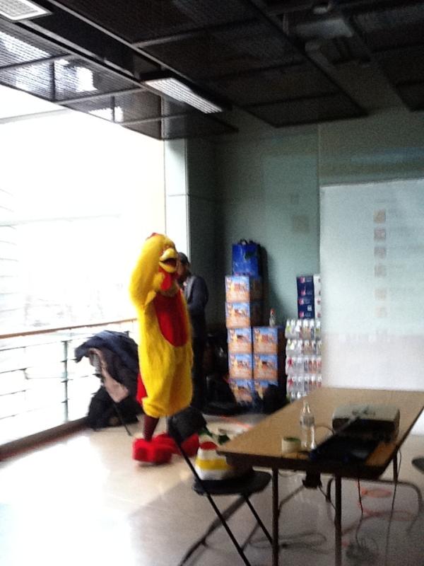 JRow's tweet image. Bahaha RT: @AKKAPELLE: Teach me how to dougie #chickencommand
