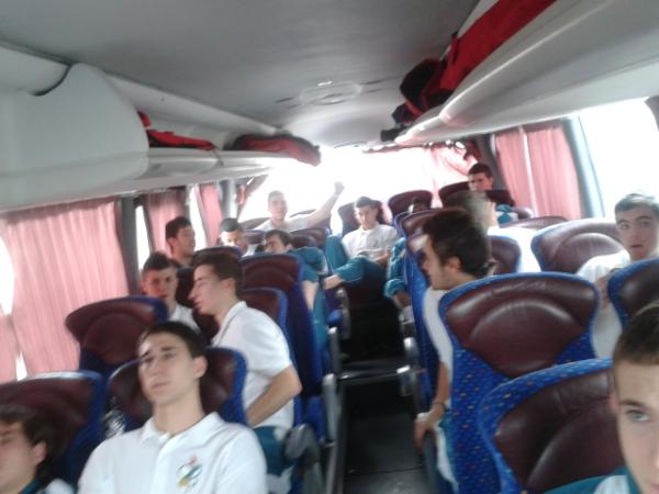 El equipo de division de honor concentrados en el bus de camino a Lejona! aupa chavales!!!