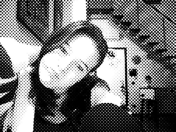 LauraPinton's tweet photo. Giocando con l'effetto Rivista su Webcam Toy! #webcamtoy http://t.co/864xbrXE