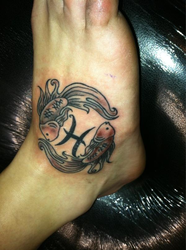 cailinstans's tweet image. @PiscesAreUs reppin it&amp;lt;3