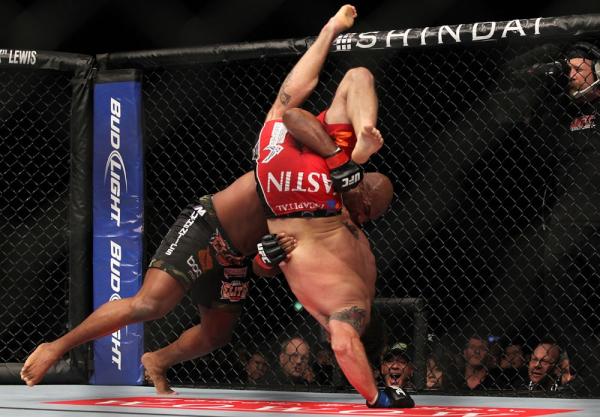 BahrainUFC's tweet photo. Slam of the night by rampage http://t.co/CDnl91mv
