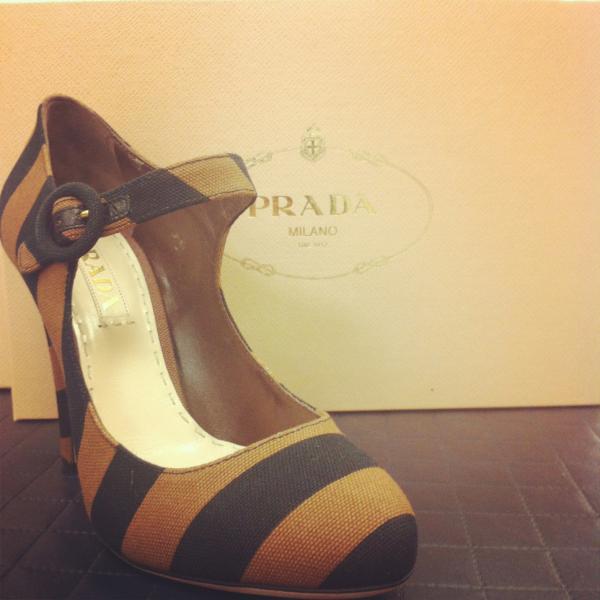 LariStyleBlog's tweet image. I Really Have to Buy it &amp;lt;3 &quot;@marshalls: @ShopSaveSequins Did you like today&apos;s #DesignerDeal? http://t.co/d52cpAF2&quot;