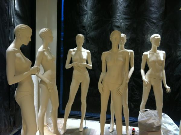 Hermansstyle's tweet image. @BeOnedamesmode vandaag begonnen met het inrichten van onze nieuwe vestiging in #oosterbeek met #rootstein prachtig!