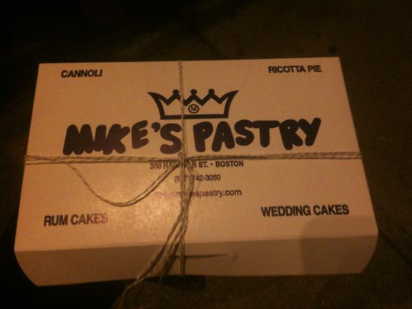 MatherIntern11's tweet photo. Stopped by Mike's Pastry to get Cannolis! YUM. http://t.co/0e8FoheM