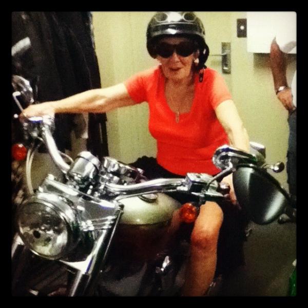 dani_antunovich's tweet image. Biker granny ! #grannyontheloose #loosingtheplot