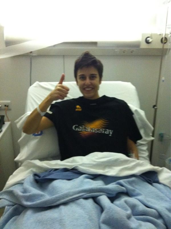Sinan_Durna's tweet image. Galatasaray t-shirtine dikkat :) @ponelplay: #AnimoAlba la operacion ha sido un exito!! Surgery was a success!!