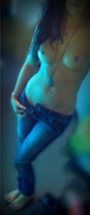ohhlivviuhh's tweet photo. @is_anyone_up I just want a shirt. http://t.co/65BAfbsp