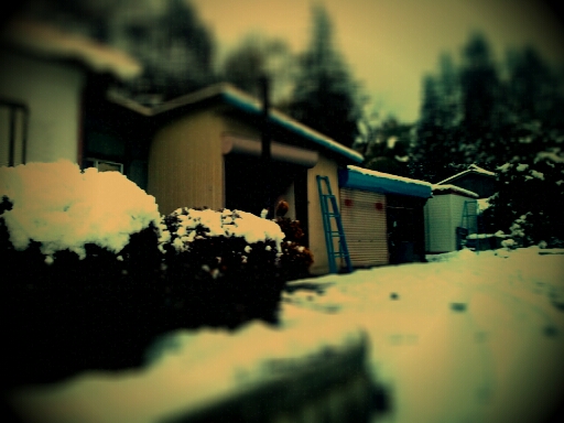 1126Kaede_H's tweet photo. 雪続きましたね!!!こけたり、スリップしたりしていませんか？気をつけてくださいね！今回は、少し遊べました！
明日凍って滑りやすくなっているので、気をつけて!!!!! http://t.co/X2FTyGMv
