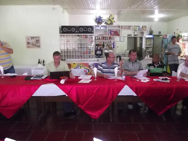 SaoJeronimoRS's tweet photo. Prefeito Marcelo e seus colegas da ASMURC organizando pauta para o Governo do RS, dia 16 aqui em nosso município. http://t.co/xiStvtq5