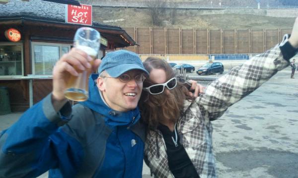heropoppens's tweet photo. Eerst apres ski met zz-top, daarna heerlijk diner dankzij B&amp;G 4n assistenten. http://t.co/hOhOw1wi