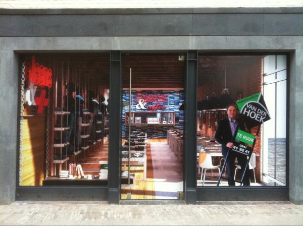 rolflebbink's tweet image. Eerste #WINDOW DRESSING gerealiseerd in #Harderwijk, Donkerstraat 7, natuurlijk door #Textline!