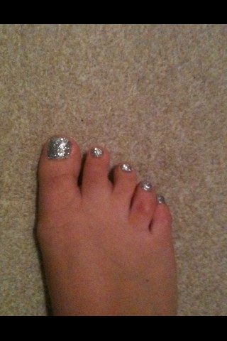 misshayleykay's tweet photo. “@cherylplatform4: @misshayleykay @thebeautybout photo please!” ta-daaaa!! Love my twinkletoes!!! xx http://t.co/kes556S8
