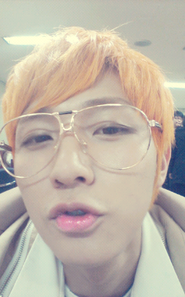 CHAOS_HJ's tweet photo. 오랜만에 쓰네여..오늘부터 날씨가 풀린데여!!!!
야홋~~~!카니분들 때문에 감기도 다나았어여^^
그래도 아직은 따뜻하게 입어야되영!보고싶어여
카니분들♥ http://t.co/duJwhldI