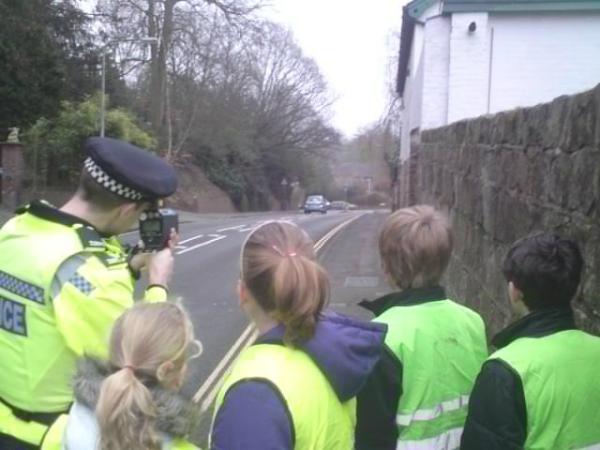 #EmpressandTownCentre #SNT out with #StPeters School stopping speeding vehicles along #RectoryRoad. Please #DriveSafe