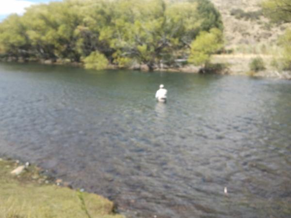 juratv's tweet photo. Patagonia Argentina pescaria de moscas muito boa!!! Aguardem semana que vem vai ao ar pela TV SÉCULO 21. http://t.co/bzx6ZofR