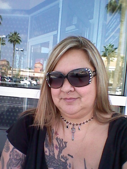 Going out to lunch http://t.co/XlwgfTRq<a href="/tag/lovemylife"class="tags"><span>#lovemylife</span></a><a href="/tag/naturalbeauty"class="tags"><span>#naturalbeauty</span></a><a href="/tag/porn"class="tags"><span>#porn</span></a><a href="/tag/fetish"class="tags"><span>#fetish</span></a><a href="/tag/curvesfordays"class="tags"><span>#curvesfordays</span></a>