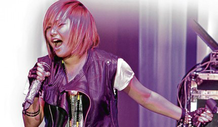 _MusiccisuM's tweet photo. HELLO http://t.co/sHPA6ZaF