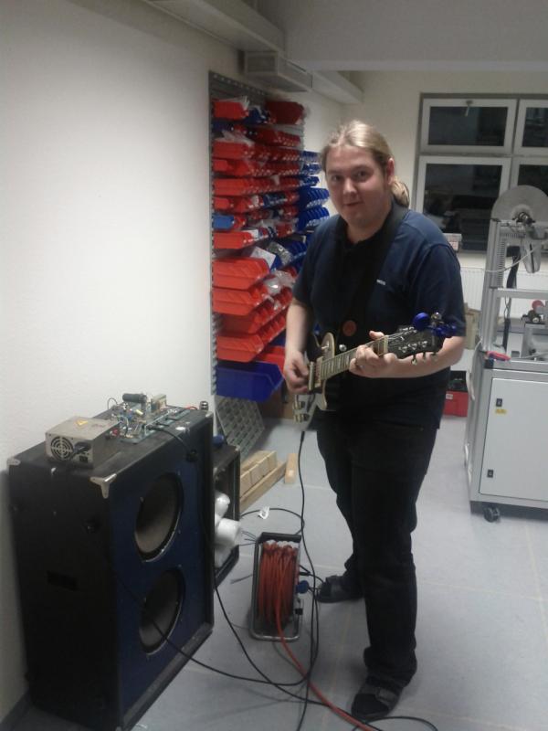 Friday evening jam at #metraTec HQ with home-built amp