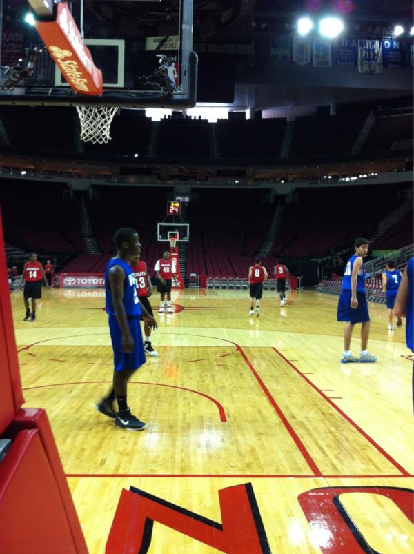 HSIngenuity's tweet photo. Watching Harmony Basketball at the Toyota Center. http://t.co/kzEDd0dt