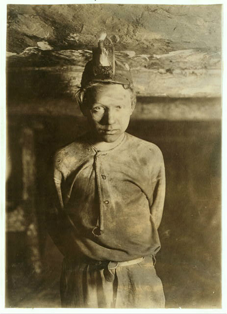 cultureshake's tweet photo. #Child miners from early 1900s...

http://t.co/Muu3r33T http://t.co/88k0vEZv