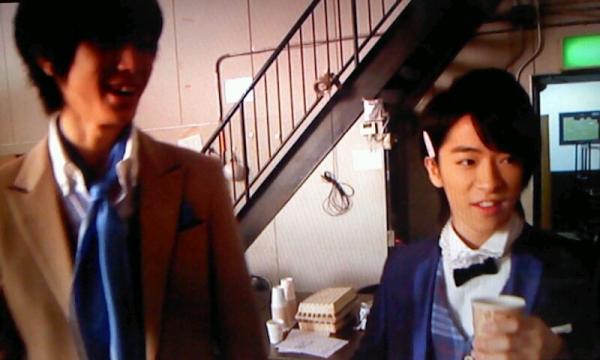 痛い...面白い！ヘアピンを使って...ハハ... =D ----> <a href="/ChInEeN_YuRi/">知念侑李</a> / <a href="/JUMP_YC7/">知念侑李</a>