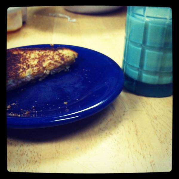 Samanthalvolker's tweet image. I always crave a grilled cheese and a glass of milk around this time.... #notgoodforme