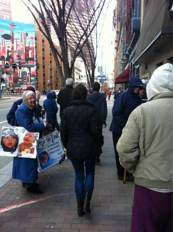 JessiDG's tweet image. Women walk the gauntlet past #prolife protesters. #prochoice = #prorespect = #prowoman = #procompassion = #prochoice