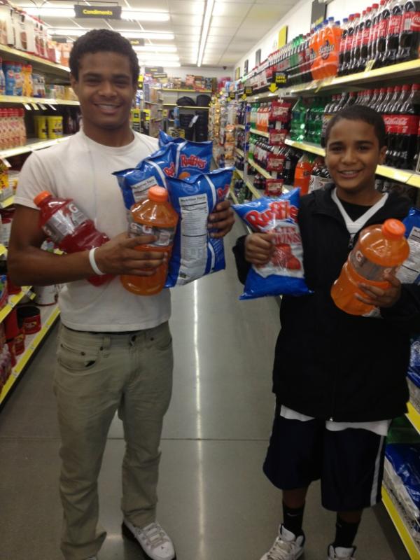 SJ_Caesar's tweet photo. I love dollar general http://t.co/Fw6l1XdC