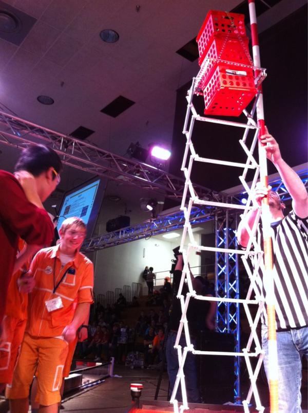 UAFEngineering's tweet image. The robots got some height!