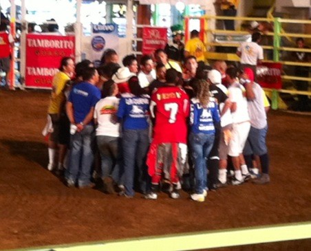 AllanJara's tweet photo. Verano toreado: a punto de iniciar... http://t.co/BYGx1GsS