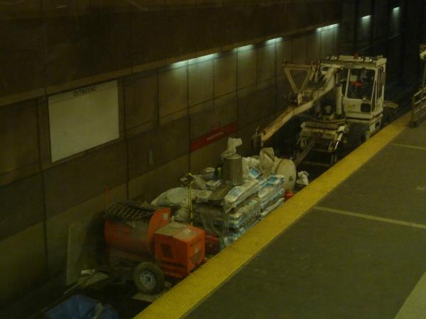 Division2Supt's tweet image. Also got a photo of some work equipment on the northbound track at Harvard. #MBTA #RedLine #WorkTrain