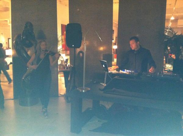 SAMSaysMiami's tweet image. #ScanDesign in Hollywood!! Simply Fabulous! I love the gold lounge!! The violinist is on point