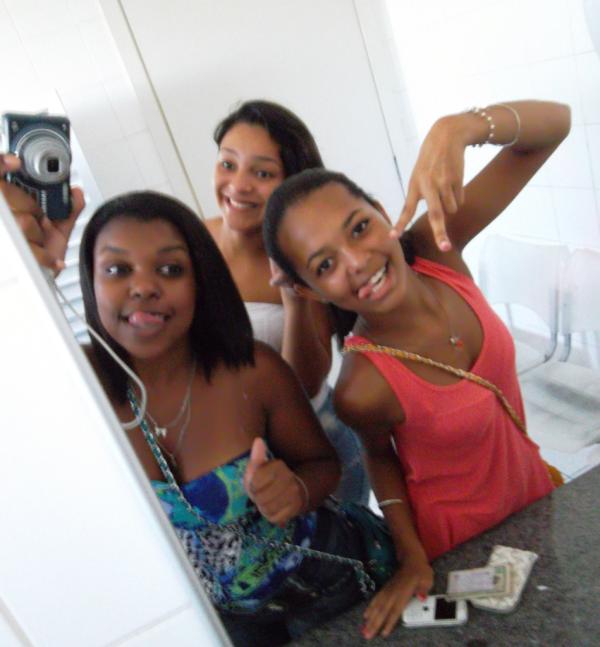 PsiuRovik's tweet photo. @NiihRovik  & @ e a_Rovik  #Parceras e Amigas http://t.co/mE5ttlBK