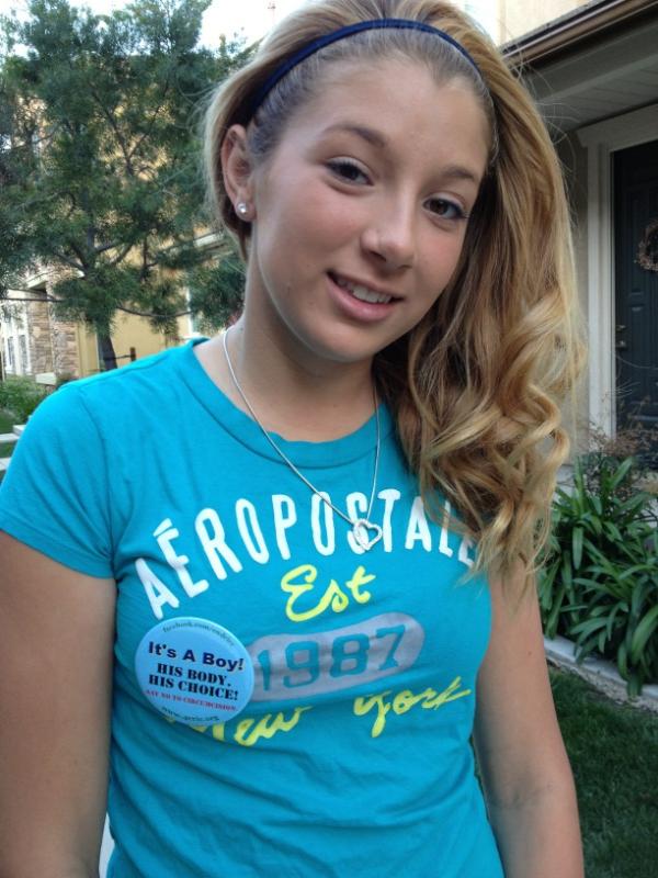 EndCirc's tweet image. Our awesome 15 y/o intactivist daughter. Notice the button she's wearing.