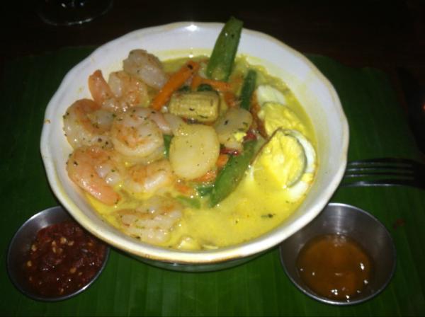 ArianaLDabier's tweet photo. Laksa and Nasi Goreng at #thebananaleaf Provo. 15 bucks for laksa vs. 5 RM...but still worth it. http://t.co/HsMPMZAN