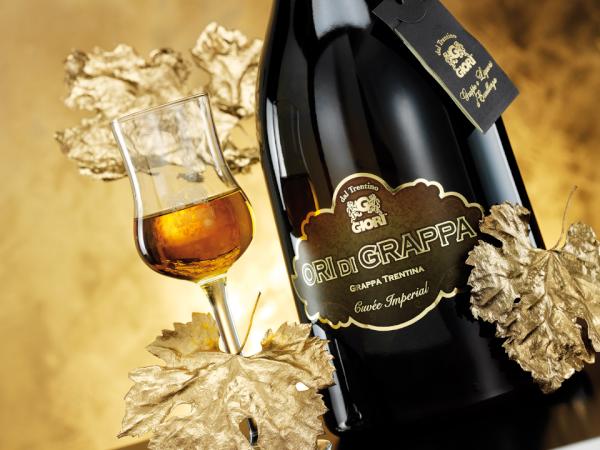 GioriDistillati's tweet photo. Ori di Grappa... piacevole sensazione! Un successo lungo 20 anni... http://t.co/d7bUGKja