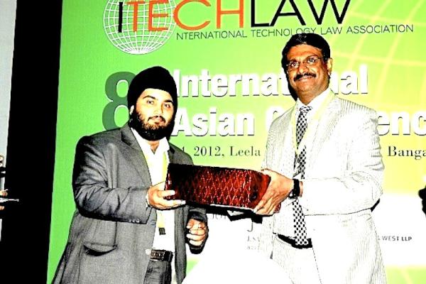 KIAALLP's tweet photo. Finally got the Gala Night Award at Itech law conference 2012 held at Bangalore.
It was an awesome experience http://t.co/JBwXNYMr