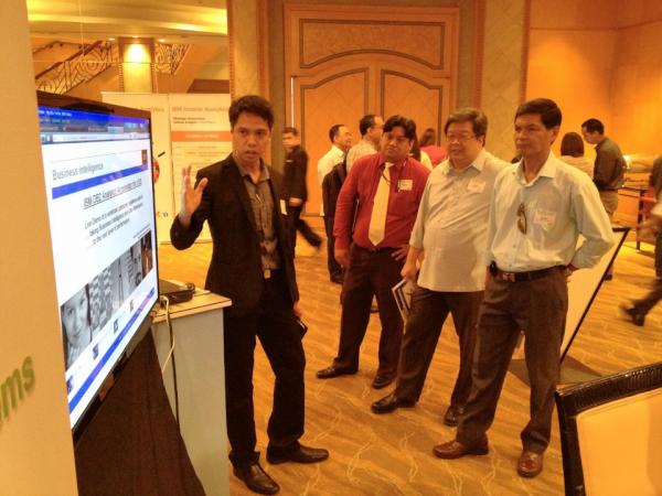 gerald_garcia's tweet image. IBM DB2 accelerator for System z demo at the  #smarteranalytics event.