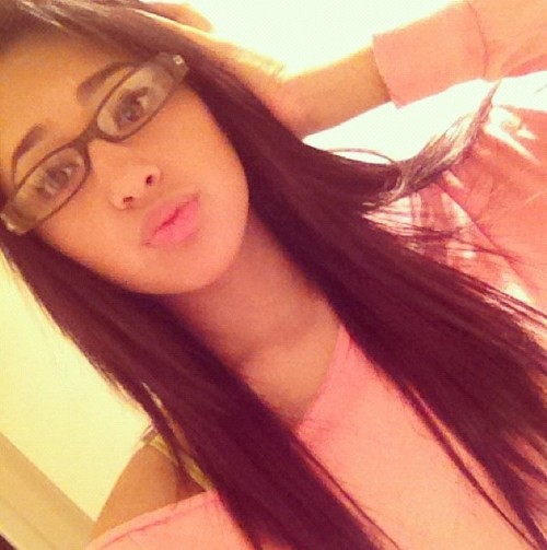 biebersmolly's tweet photo. And people say Selena's prettier? PLEASE! http://t.co/oCMZvW8t