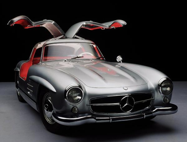 akiskalamidas's tweet photo. "Something that the Germans are good".Mercedes Benz 300SL W198 vintage model,215 hp. http://t.co/5VgtRtVR