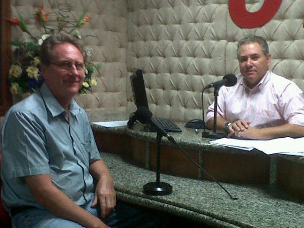_NacionalNews's tweet photo. Futuro novo Presidente do Observatório Social na CBN, Eron Schirmer. Fala sobre sua Gestão na entidade http://t.co/y43S5rQ1