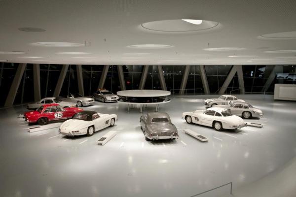 MercedesBenzUSA's tweet photo. Where’s the best place to see 60 years of SL history? The MB Museum in Stuttgart. Explore: http://t.co/qn6tWJBw http://t.co/PpAEHwHO