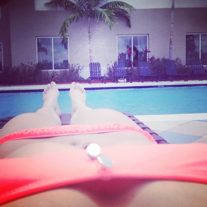 Florida ☀💗➡👙 http://t.co/iowbdgvD<a href="/tag/ufc184"class="tags"><span>#ufc184</span></a><a href="/tag/fighters"class="tags"><span>#fighters</span></a>