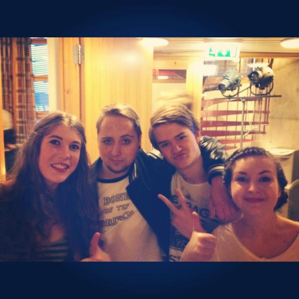 killerqueenmdd's tweet photo. tusen takk for en superduper forestilling i kveld !!!! http://t.co/BGPO2grW