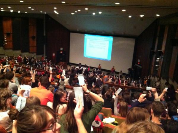 Ya_Ramy's tweet image. Vote happening now on amendment to start  the strike on march 15 instead of 22nd #csuga #custrike @CUonstrike