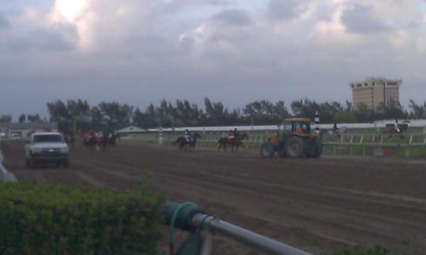 G6Events's tweet image. About to be #racetime!