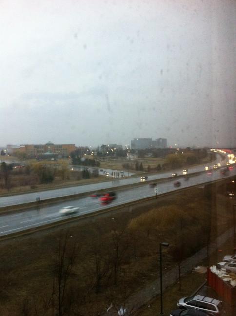 bobjour's tweet photo. Bon matin de Toronto! http://t.co/UwdnTFd7