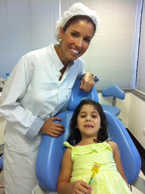 Flaviali's tweet photo. Pacientinha fofa...
Ganhando seu presente pelo bom comportamento😃😃😃 http://t.co/YwGlAm0f