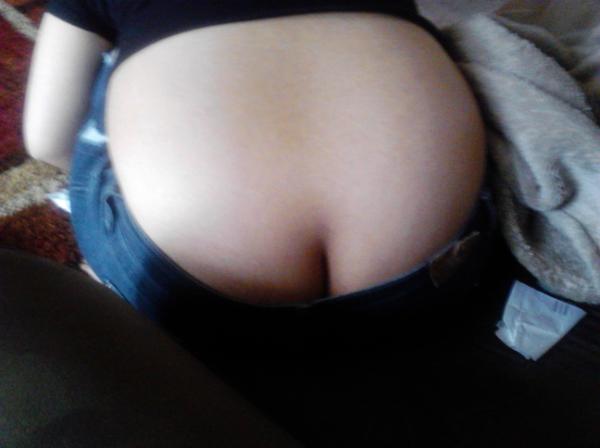 x_JenniBoo_x's tweet photo. -my sisters butt crack! http://t.co/11sKHmbR