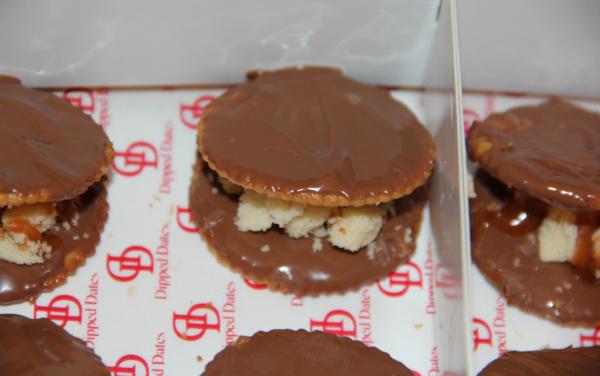 DippedDates_'s tweet photo. http://t.co/5ZZl9NCz